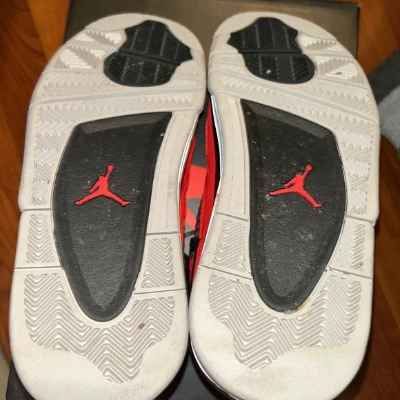 WORN 1x still looks BRAND NEWWMNS “fire red grey black Jordan 4s”